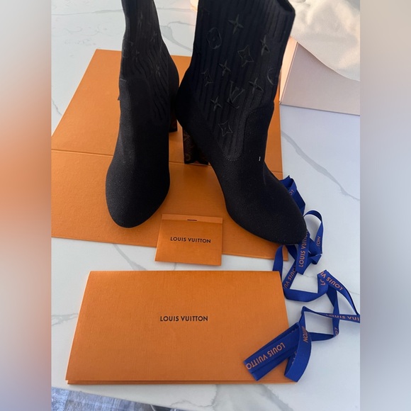 Louis Vuitton Silhouette Ankle Boot open to all reasonable offers - Picture 4 of 16